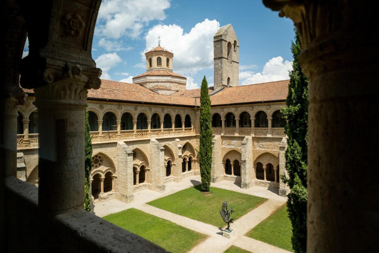 Castilla Termal Monasterio De Valbuena Valbuena De Duero Εξωτερικό φωτογραφία Cloister of St Victor