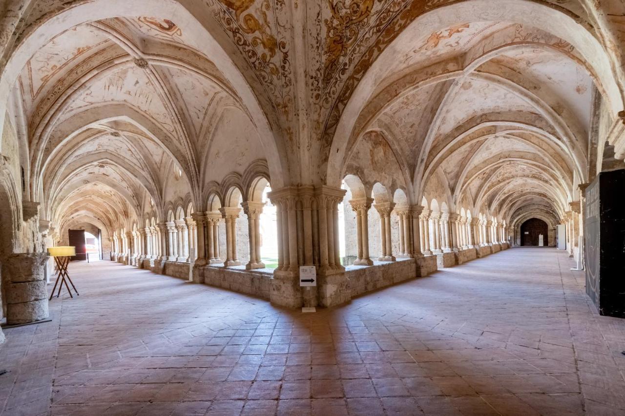 Castilla Termal Monasterio De Valbuena Valbuena De Duero Εξωτερικό φωτογραφία Cloister of the monastery