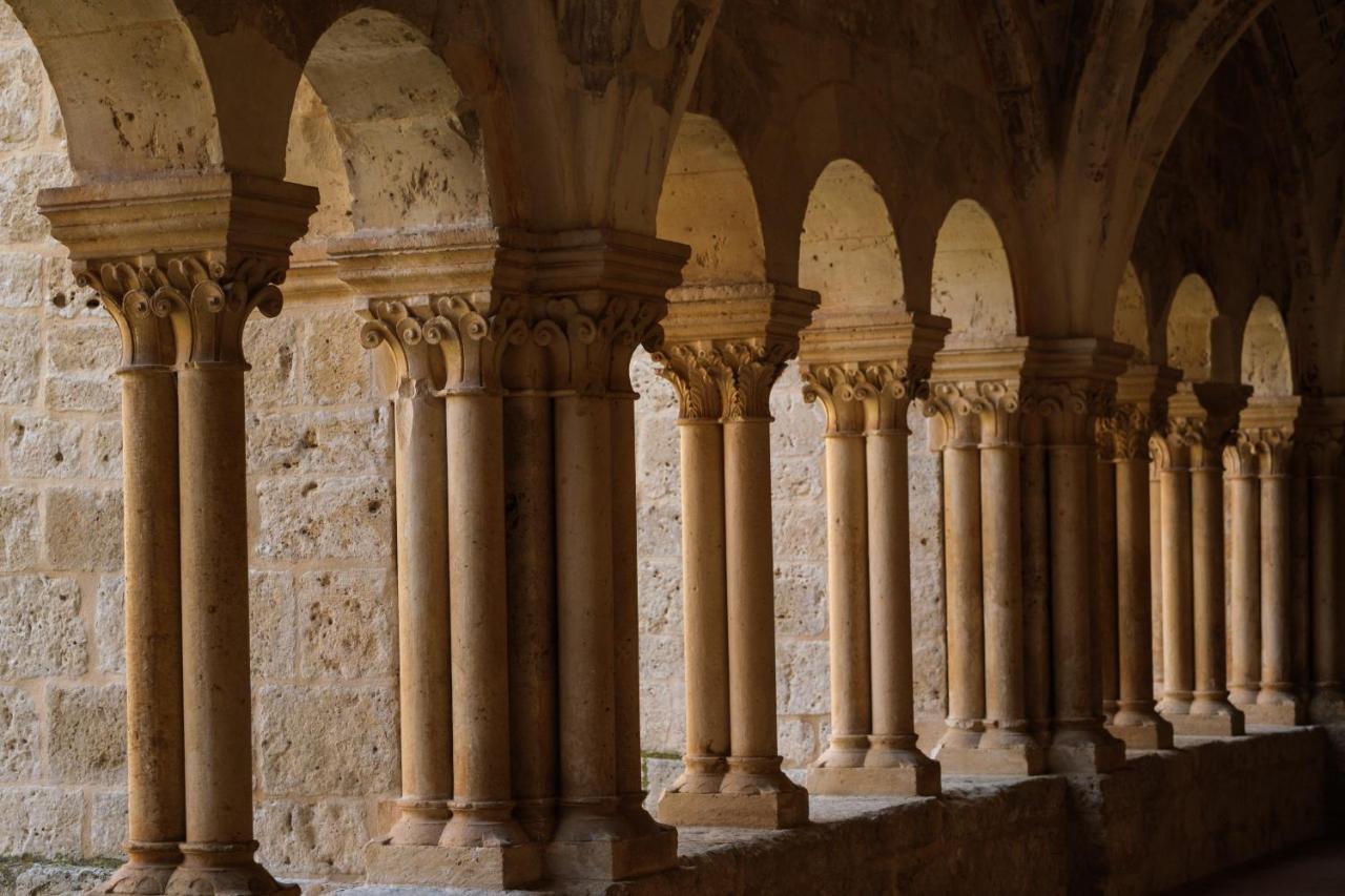 Castilla Termal Monasterio De Valbuena Valbuena De Duero Εξωτερικό φωτογραφία Cloister of the abbey
