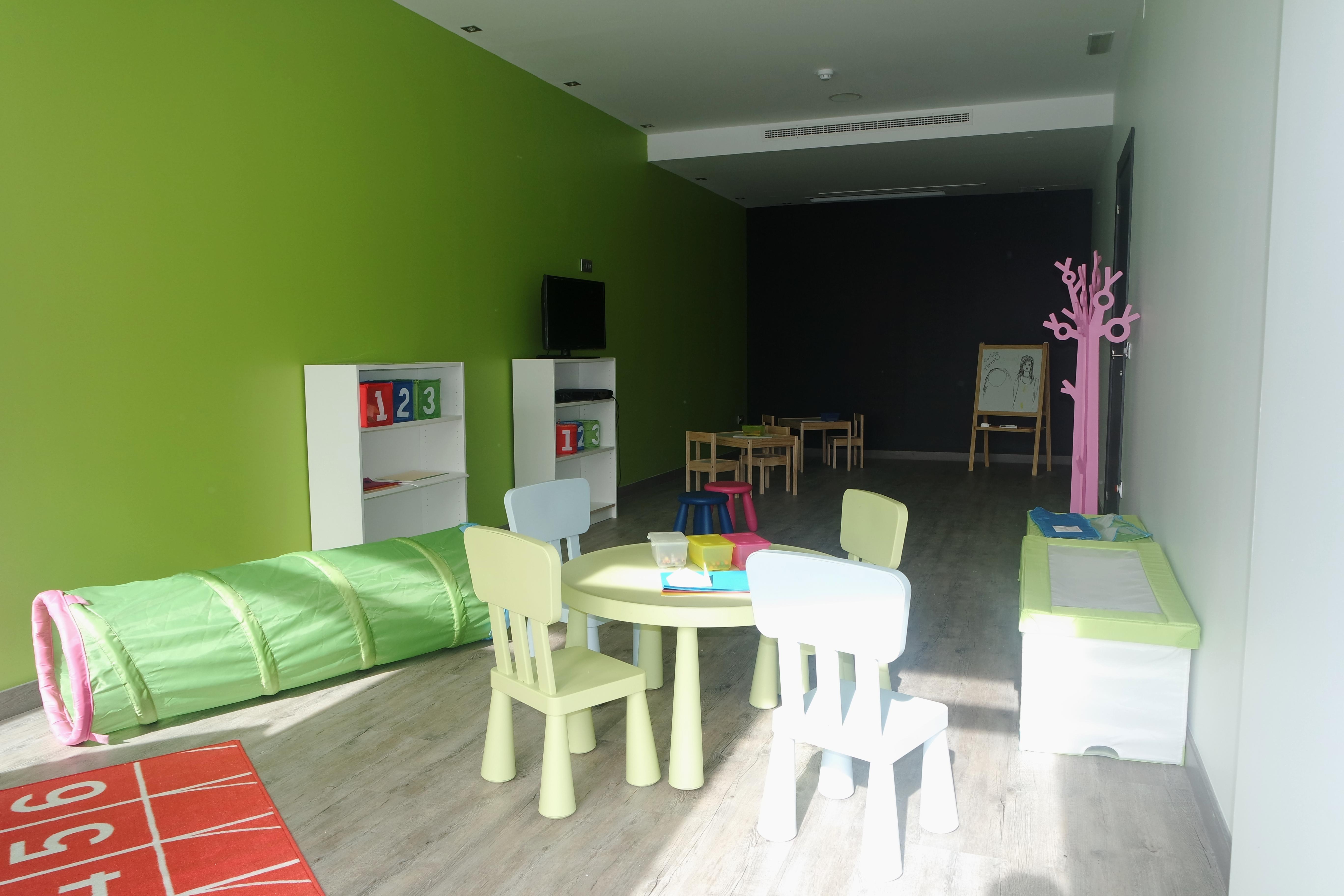 Castilla Termal Monasterio De Valbuena Valbuena De Duero Εξωτερικό φωτογραφία The waiting room of a pediatric office