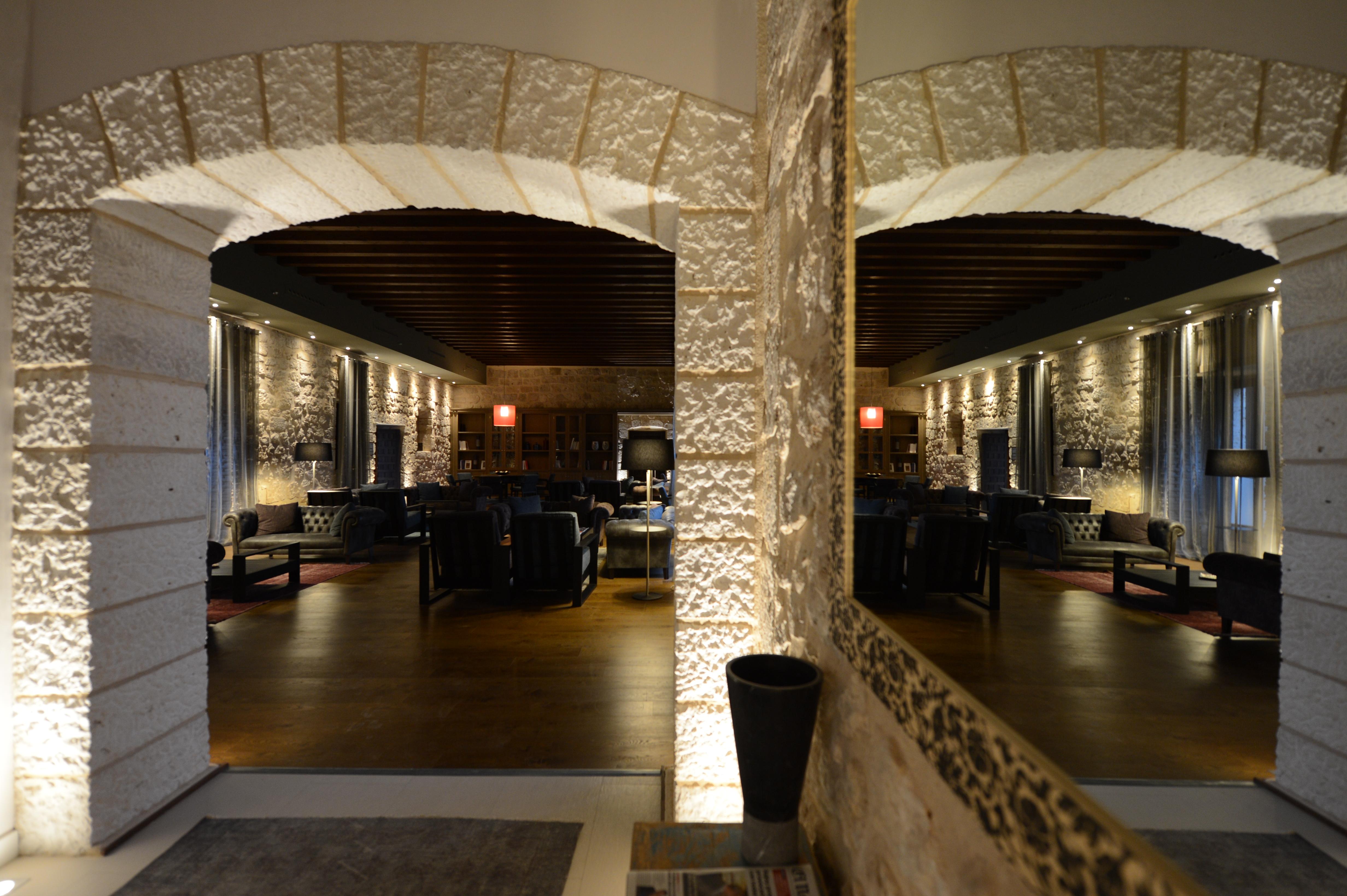 Castilla Termal Monasterio De Valbuena Valbuena De Duero Εξωτερικό φωτογραφία The lobby of the hotel